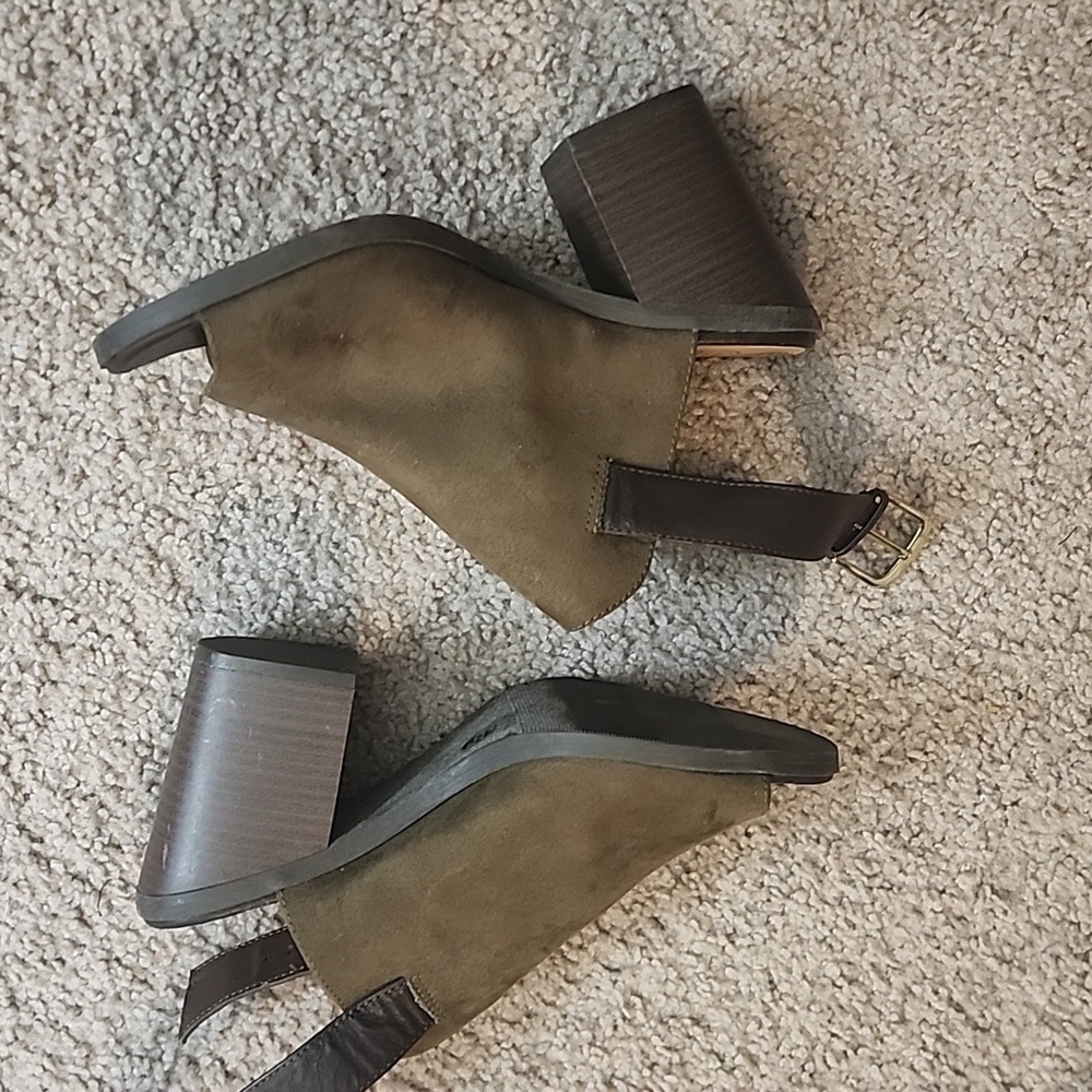 Heel - Picture 2 of 3